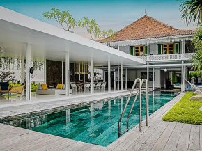 Отель Villa 1880  Kuta